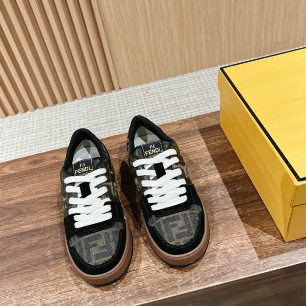 repliche,replica,perfette,siti di,affidabili,migliori siti,dove comprare,1:1,scarpe da ginnastica Coppia di sneakers casual Fendi