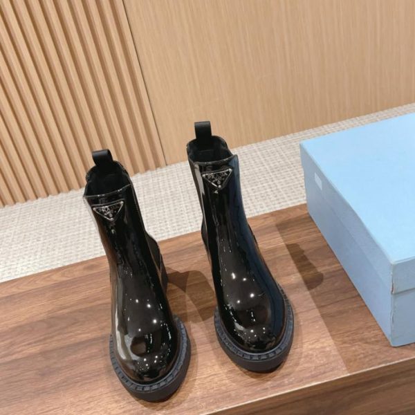 repliche,replica,perfette,siti di,affidabili,migliori siti,dove comprare,1:1,scarpe da ginnastica Stivali classici a triangolo Prada
