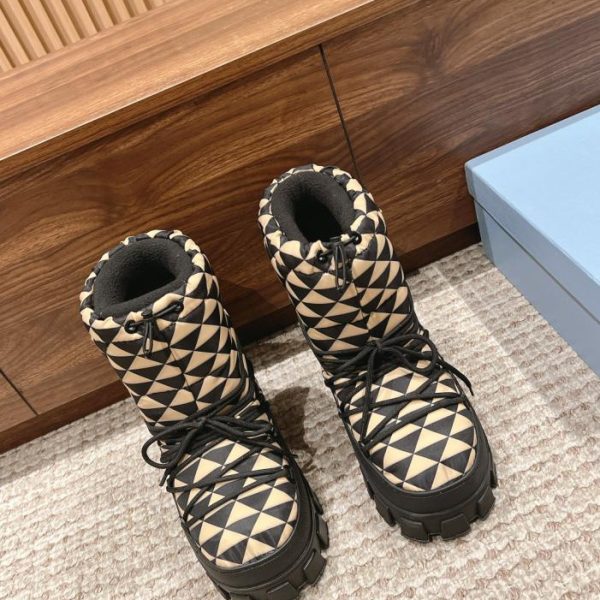 repliche,replica,perfette,siti di,affidabili,migliori siti,dove comprare,1:1,scarpe da ginnastica Doposci da donna Prada in piuma