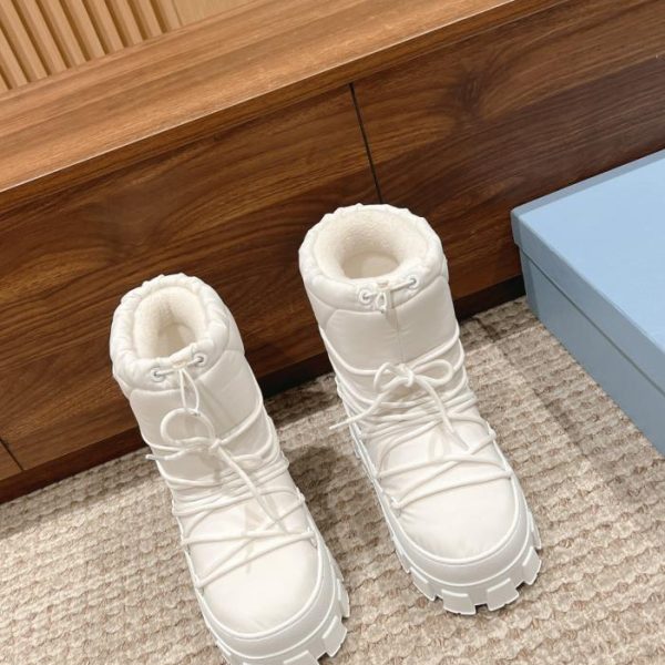 repliche,replica,perfette,siti di,affidabili,migliori siti,dove comprare,1:1,scarpe da ginnastica Doposci da donna Prada in piuma