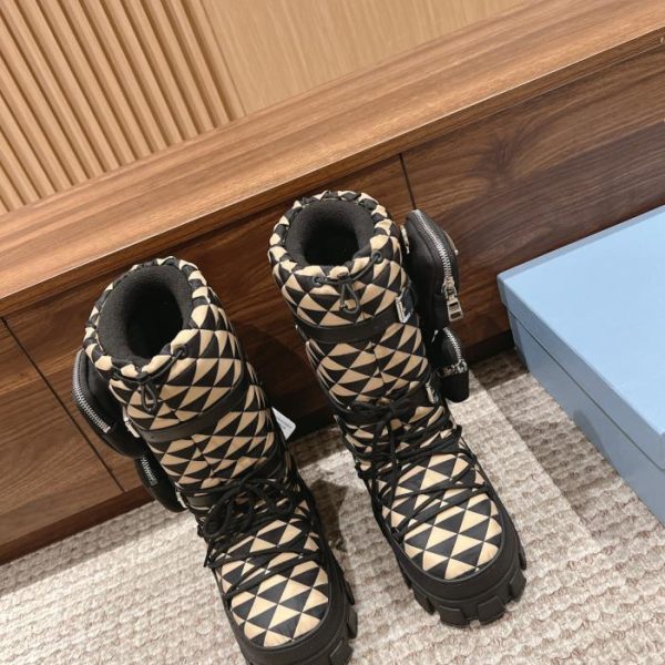 repliche,replica,perfette,siti di,affidabili,migliori siti,dove comprare,1:1,scarpe da ginnastica Doposci da donna Prada in piuma