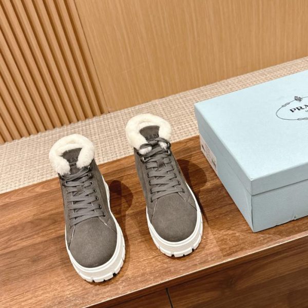 Prada nuove scarpe autunnali e invernali