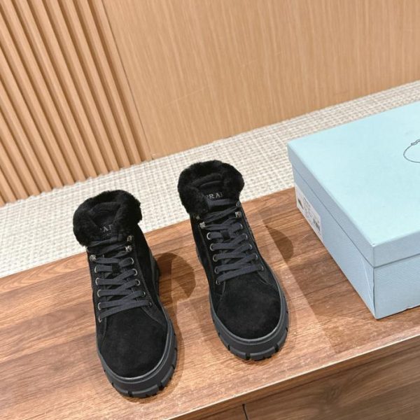 Prada nuove scarpe autunnali e invernali