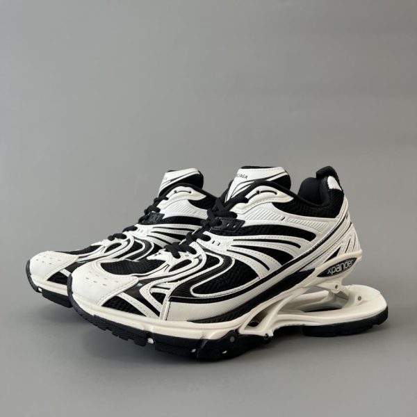 Scarpe casual sportive Balenciaga X-Pander bianche e nere