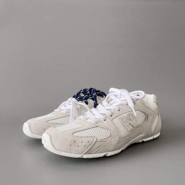 New Balance x MIU MIU modello Miu Miu NB 530 bianco basso da donna