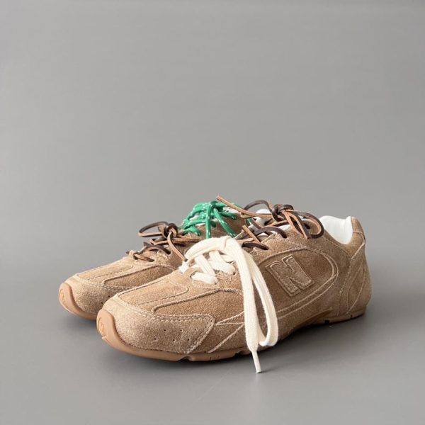 repliche,replica,perfette,siti di,affidabili,migliori siti,dove comprare,1:1,scarpe da ginnastica New Balance x MIU MIU modello Miu Miu NB 530 scollato da donna marrone chiaro