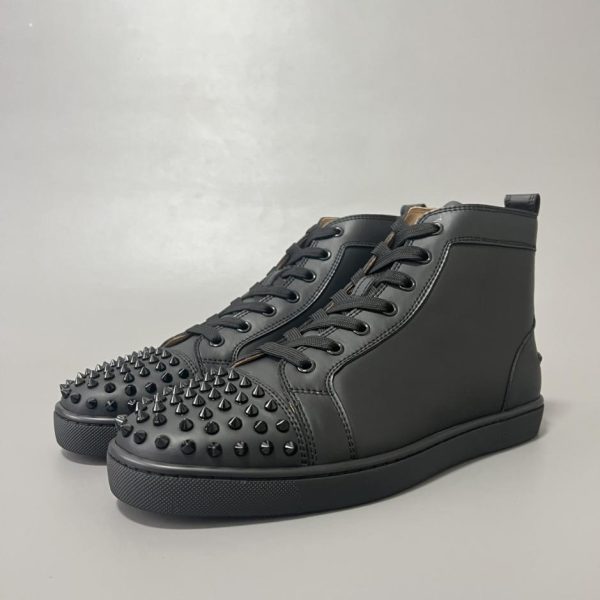 repliche,replica,perfette,siti di,affidabili,migliori siti,dove comprare,1:1,scarpe da ginnastica Christian Louboutin Lou Spikes sneakers alte in pelle nera con rivetti sulla punta