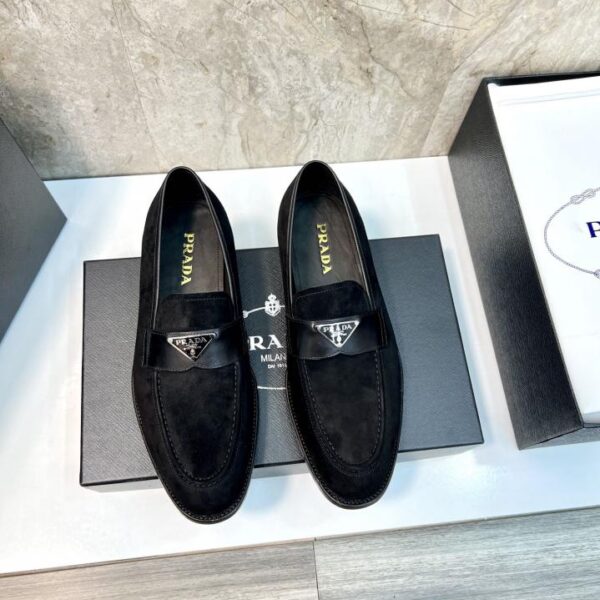 Prada scarpe casual in pelle da uomo di fascia alta