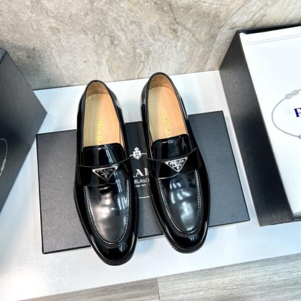 Prada scarpe casual in pelle da uomo di fascia alta