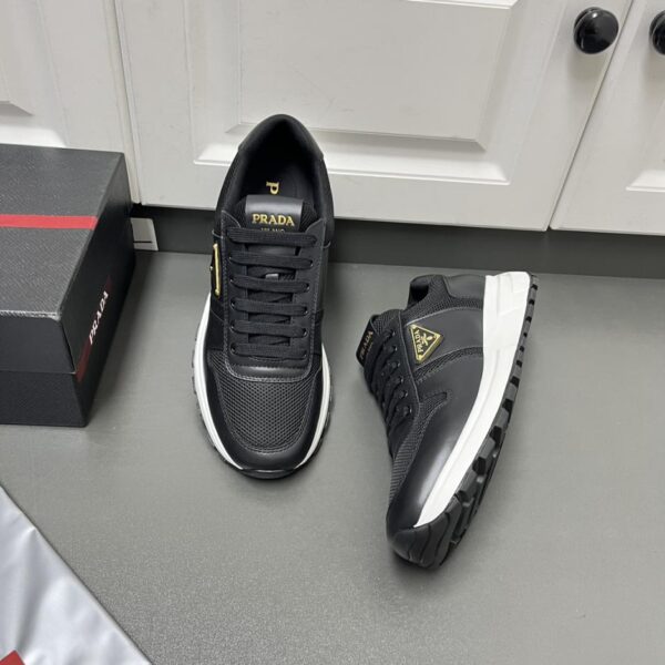 Prada nuove scarpe sportive e casual da uomo