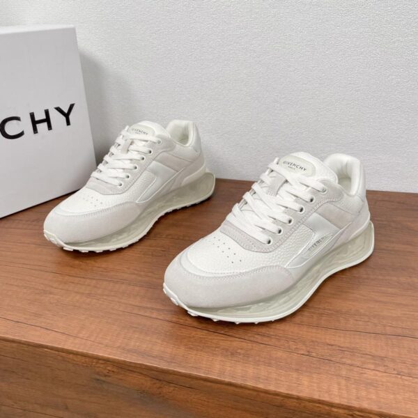Le nuove scarpe da uomo di Givenchy, sneakers con cuscino d'aria e suola spessa