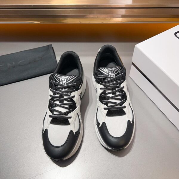 Sneakers casual da uomo con suola spessa di Givenchy
