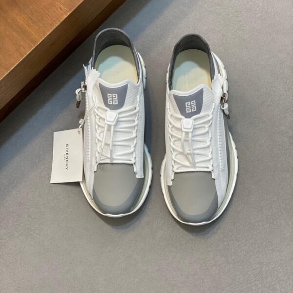 Sneaker da jogging basse con cuscino d'aria di Givenchy Spectre