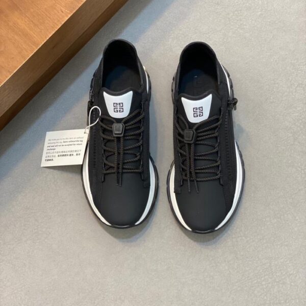 Sneaker da jogging basse con cuscino d'aria di Givenchy Spectre