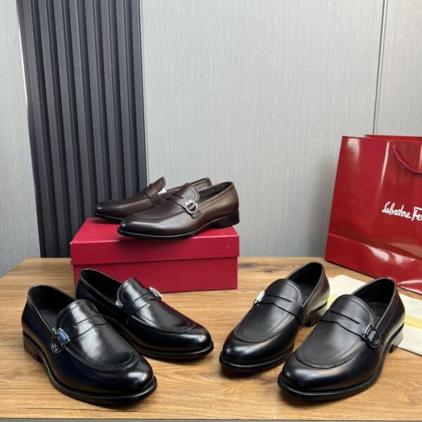 repliche,replica,perfette,siti di,affidabili,migliori siti,dove comprare,1:1,scarpe da ginnastica Ferragamo scarpe business casual in pelle da uomo