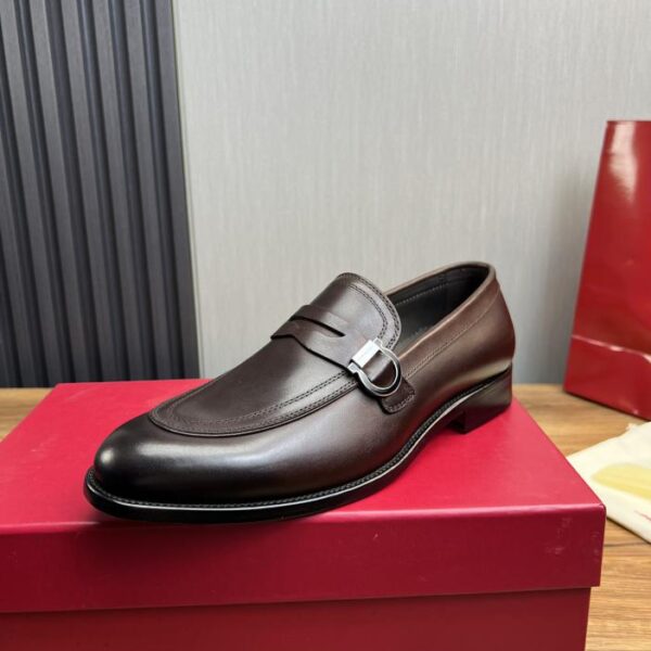 Ferragamo scarpe business casual in pelle da uomo