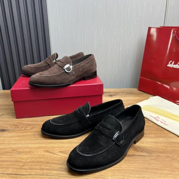 repliche,replica,perfette,siti di,affidabili,migliori siti,dove comprare,1:1,scarpe da ginnastica Ferragamo scarpe business casual in pelle da uomo