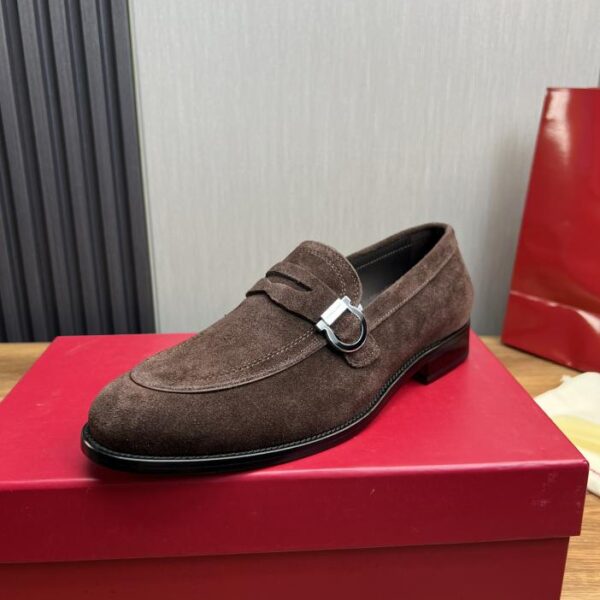 Ferragamo scarpe business casual in pelle da uomo