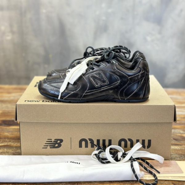 [Versione top] Sneakers MiuMiu x New Balance 530 joint