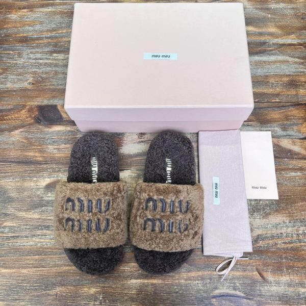 repliche,replica,perfette,siti di,affidabili,migliori siti,dove comprare,1:1,scarpe da ginnastica [Versione top] Miumiu nuove pantofole autunnali e invernali