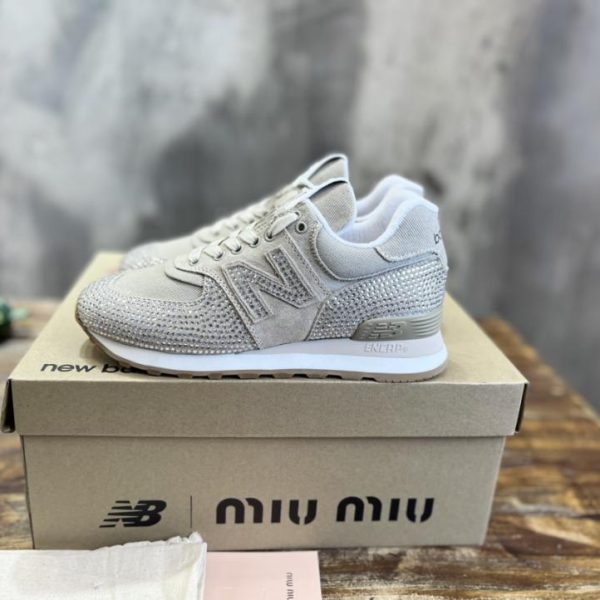 repliche,replica,perfette,siti di,affidabili,migliori siti,dove comprare,1:1,scarpe da ginnastica [Versione top] Sneakers Miumiu x New Balance 574 joint NB con superficie diamantata