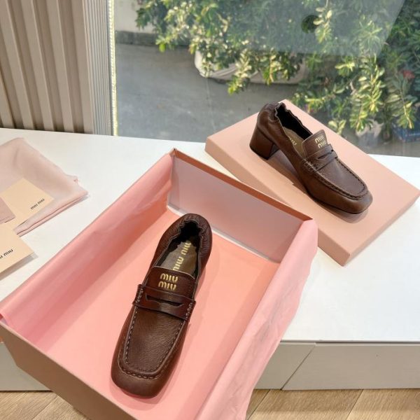 repliche,replica,perfette,siti di,affidabili,migliori siti,dove comprare,1:1,scarpe da ginnastica Mocassini Miu Miu versione top G027