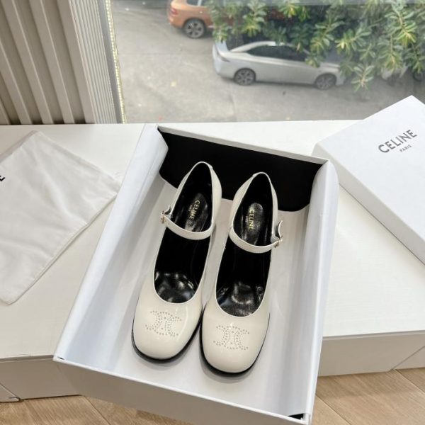 G039 CELINE scarpe da donna in vernice con cinturino a T