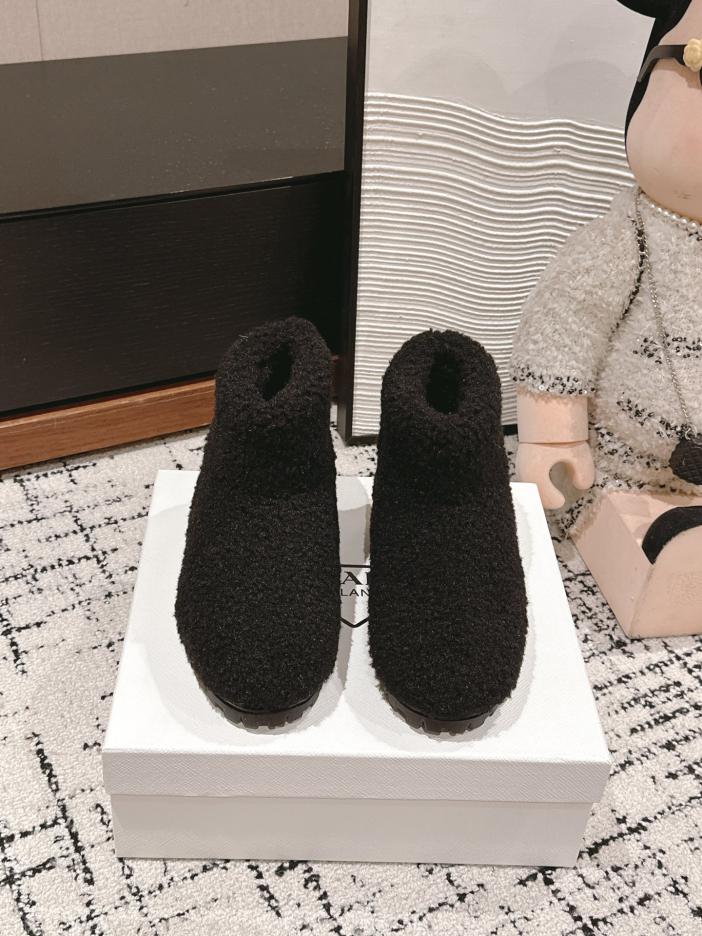repliche,replica,perfette,siti di,affidabili,migliori siti,dove comprare,1:1,scarpe da ginnastica Pantofole in pelliccia triangolare Prada di alta qualità per l’autunno e l’inverno repliche,replica,perfette,siti di,affidabili,migliori siti,dove comprare,1:1,scarpe da ginnastica Pantofole in pelliccia triangolare Prada di alta qualità per l’autunno e l’inverno