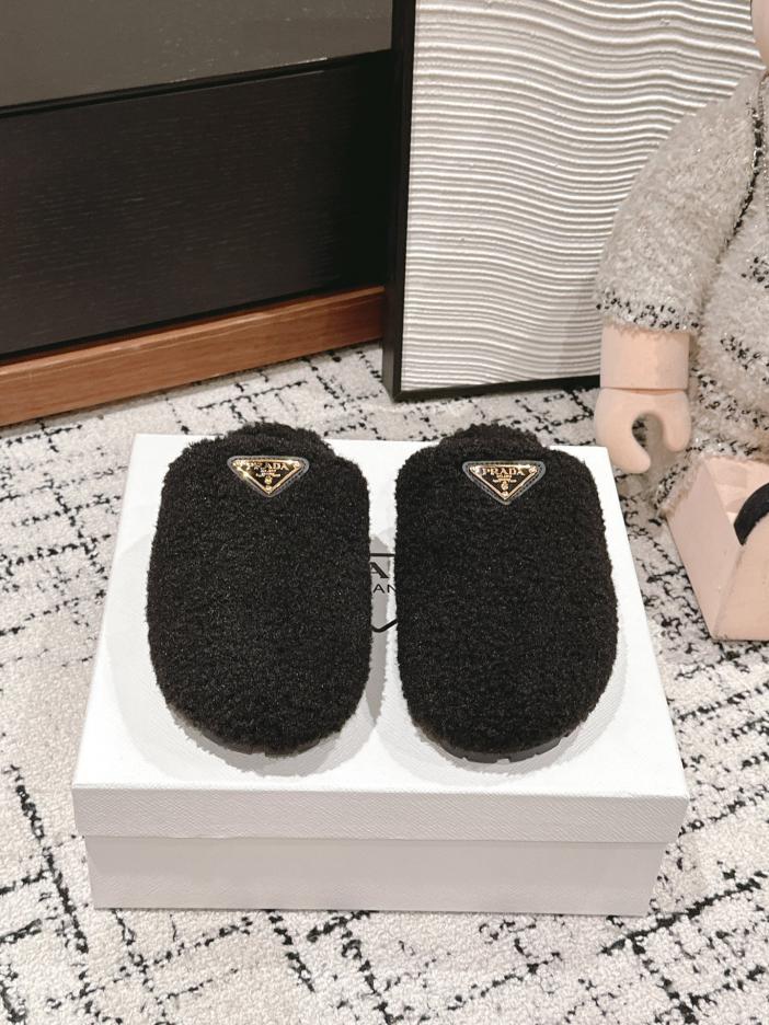 repliche,replica,perfette,siti di,affidabili,migliori siti,dove comprare,1:1,scarpe da ginnastica Pantofole in pelliccia triangolare Prada di alta qualità per l’autunno e l’inverno repliche,replica,perfette,siti di,affidabili,migliori siti,dove comprare,1:1,scarpe da ginnastica Pantofole in pelliccia triangolare Prada di alta qualità per l’autunno e l’inverno