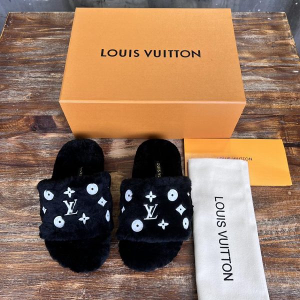 repliche,replica,perfette,siti di,affidabili,migliori siti,dove comprare,1:1,scarpe da ginnastica [Versione top] Pantofole in lana nuova Louis Vuitton