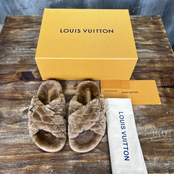 repliche,replica,perfette,siti di,affidabili,migliori siti,dove comprare,1:1,scarpe da ginnastica [Versione top] Pantofole classiche in pelliccia autunnali Louis Vuitton