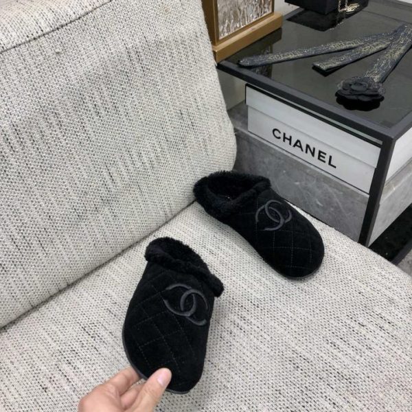 Pantofole Chanel in lana di alta qualità