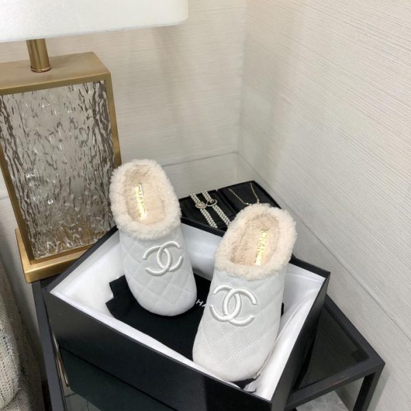 Pantofole Chanel in lana di alta qualità