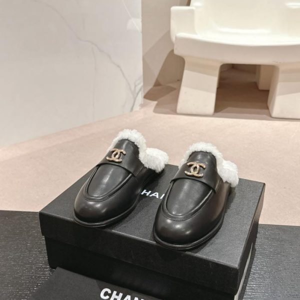 Sandali Chanel in lana di alta qualità