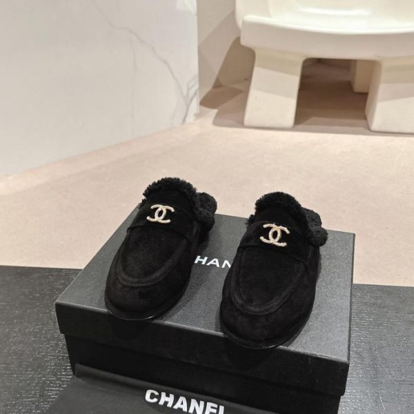 Sandali Chanel in lana di alta qualità