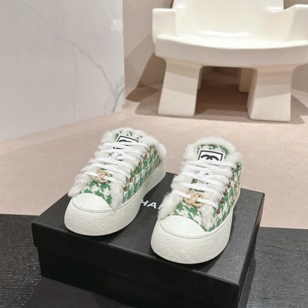 Sandali Chanel in lana di alta qualità