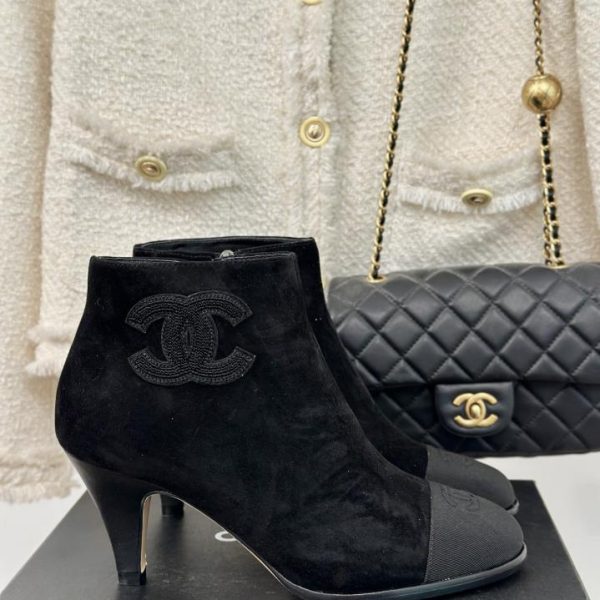 repliche,replica,perfette,siti di,affidabili,migliori siti,dove comprare,1:1,scarpe da ginnastica CHANE nuovi stivali corti con tacco alto doppia C autunno e inverno
