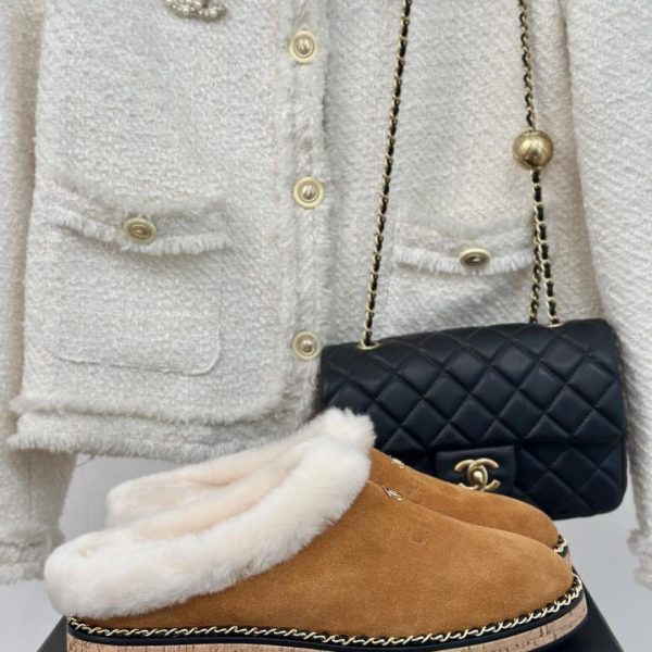 repliche,replica,perfette,siti di,affidabili,migliori siti,dove comprare,1:1,scarpe da ginnastica CHANE nuove ciabatte in lana doppia C autunno inverno