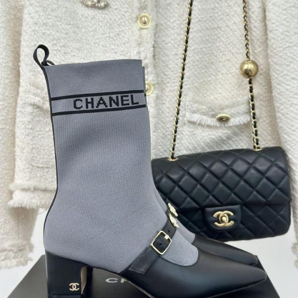 repliche,replica,perfette,siti di,affidabili,migliori siti,dove comprare,1:1,scarpe da ginnastica CHANE autunno e inverno nuovi stivali con calzini con tacco spesso a punta doppia C in metallo