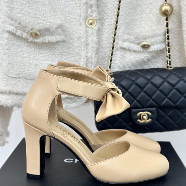 repliche,replica,perfette,siti di,affidabili,migliori siti,dove comprare,1:1,scarpe da ginnastica CHANE sandali con tacco spesso con fiocco doppia C all’inizio dell’autunno