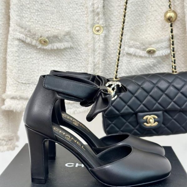 repliche,replica,perfette,siti di,affidabili,migliori siti,dove comprare,1:1,scarpe da ginnastica CHANE sandali con tacco spesso con fiocco doppia C all’inizio dell’autunno