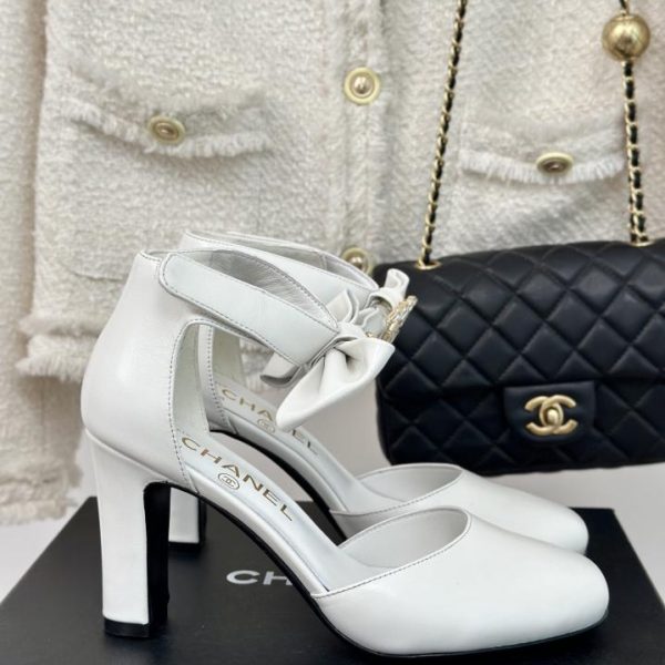 repliche,replica,perfette,siti di,affidabili,migliori siti,dove comprare,1:1,scarpe da ginnastica CHANE sandali con tacco spesso con fiocco doppia C all’inizio dell’autunno