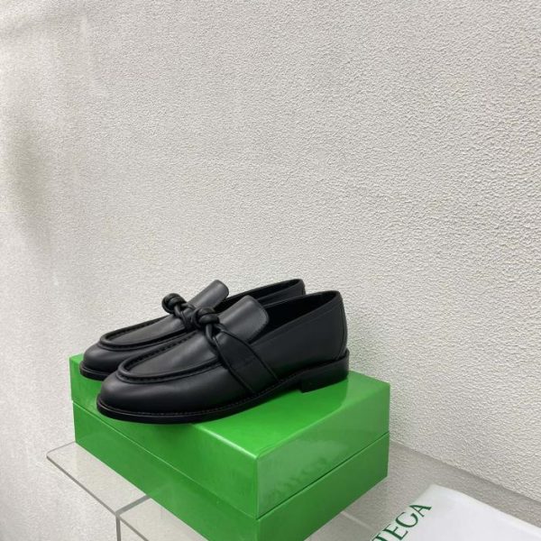 BOTTEGA VENET Mocassini Astaire da donna con fibbia in pelle