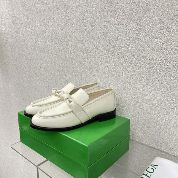 repliche,replica,perfette,siti di,affidabili,migliori siti,dove comprare,1:1,scarpe da ginnastica BOTTEGA VENET Mocassini Astaire da donna con fibbia in pelle