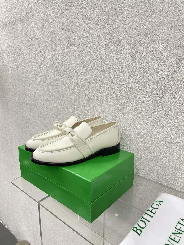 repliche,replica,perfette,siti di,affidabili,migliori siti,dove comprare,1:1,scarpe da ginnastica BOTTEGA VENET Mocassini Astaire da donna con fibbia in pelle repliche,replica,perfette,siti di,affidabili,migliori siti,dove comprare,1:1,scarpe da ginnastica BOTTEGA VENET Mocassini Astaire da donna con fibbia in pelle