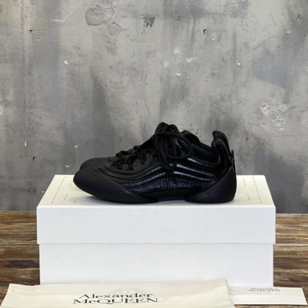 repliche,replica,perfette,siti di,affidabili,migliori siti,dove comprare,1:1,scarpe da ginnastica [Versione top] L’ultima serie Flexion di ALEXANDER MCQUEEN abbina scarpe sportive casual retrò