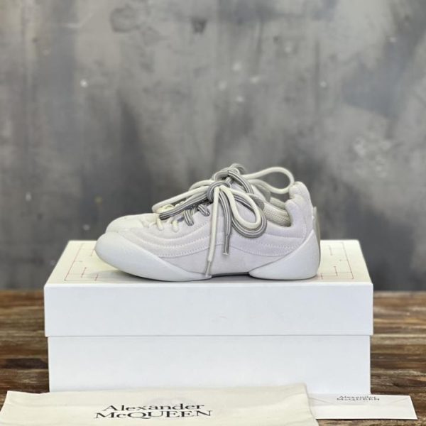 repliche,replica,perfette,siti di,affidabili,migliori siti,dove comprare,1:1,scarpe da ginnastica [Versione top] L’ultima serie Flexion di ALEXANDER MCQUEEN abbina scarpe sportive casual retrò