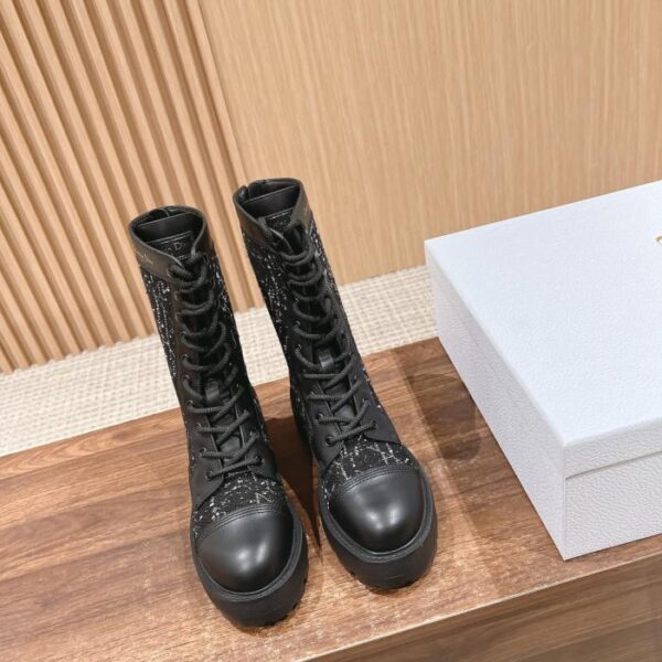 repliche,replica,perfette,siti di,affidabili,migliori siti,dove comprare,1:1,scarpe da ginnastica I nuovi stivaletti ricamati con la suola leggera di Dior, bellissimi stivali