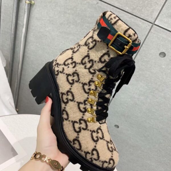 repliche,replica,perfette,siti di,affidabili,migliori siti,dove comprare,1:1,scarpe da ginnastica GUCCI stivaletti da 7 pollici nuovi stivali corti con tacco spesso in lana stampata GG