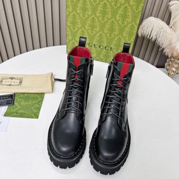 GUCCI autunno e inverno ultimi stivali corti fissi con lacci abbinati rossi e verdi
